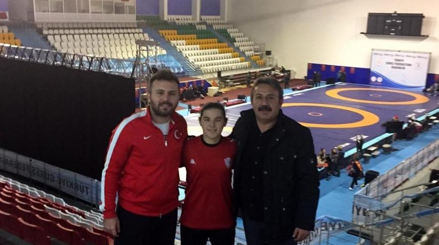 İlknur Akkuş, T&uuml;rkiye G&uuml;reş Şampiyonasında T&uuml;rkiye 3&rsquo;nc&uuml;s&uuml; oldu