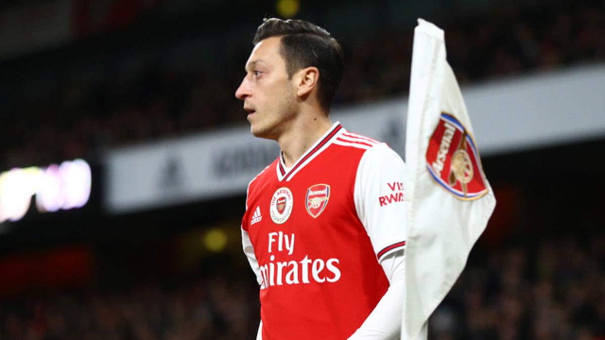 Fenerbah&ccedil;e Mesut &Ouml;zil'i kiralıyor! Transfer iddiası