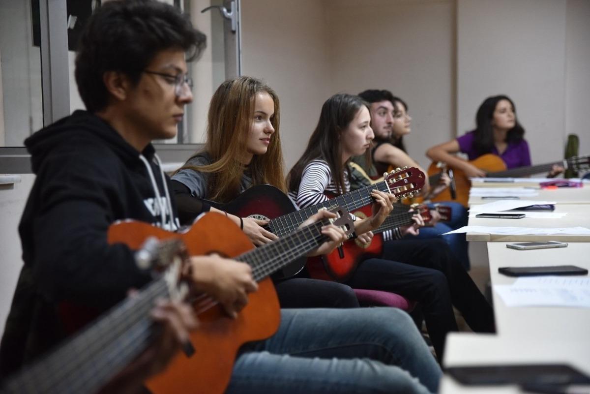 Tepebaşı&rsquo;nın gen&ccedil;lik merkezleri gen&ccedil;lerin g&ouml;zdesi oldu