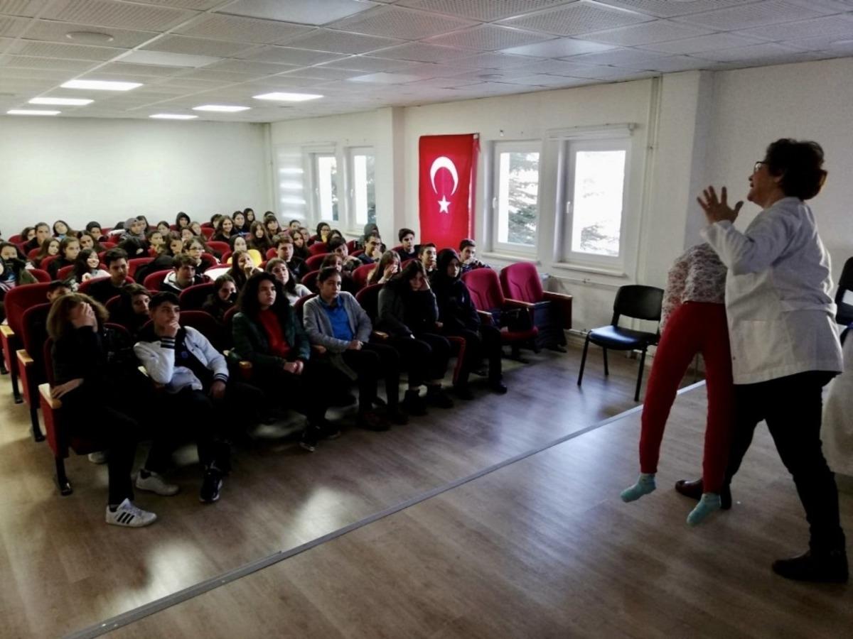 &Ouml;ğrencilere &ldquo;İlkyardım Farkındalık Eğitimi&rdquo; verilmeye başladı