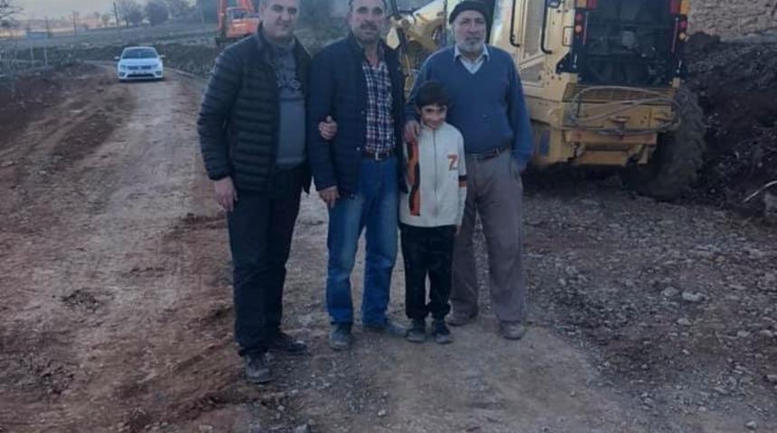 Aslanapa&rsquo;da k&ouml;y yollarını genişletme &ccedil;alışmaları