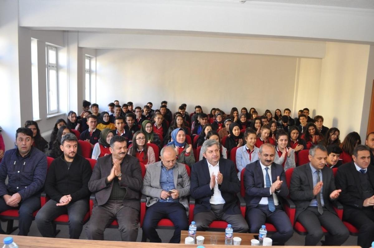 Başkan Altun &Ouml;ğrencilerle Tecr&uuml;belerini Paylaştı