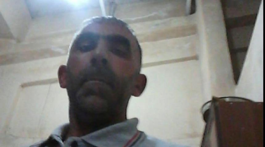 Esnaf kazayla kendini vurdu