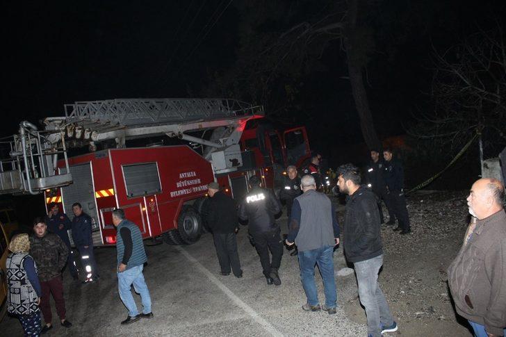 Ağabeyenin cesediyle 10 saat kurtarılmayı bekledi G5