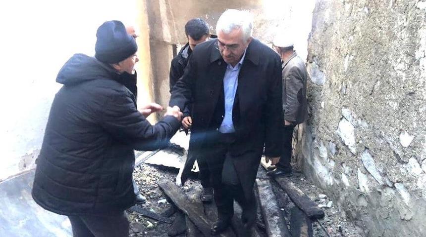 AK Parti  İl Başkanı &Ouml;z, Dikyar Mahalle sakinlerine ge&ccedil;miş olsun ziyaretinde bulundu (D&uuml;zeltme)