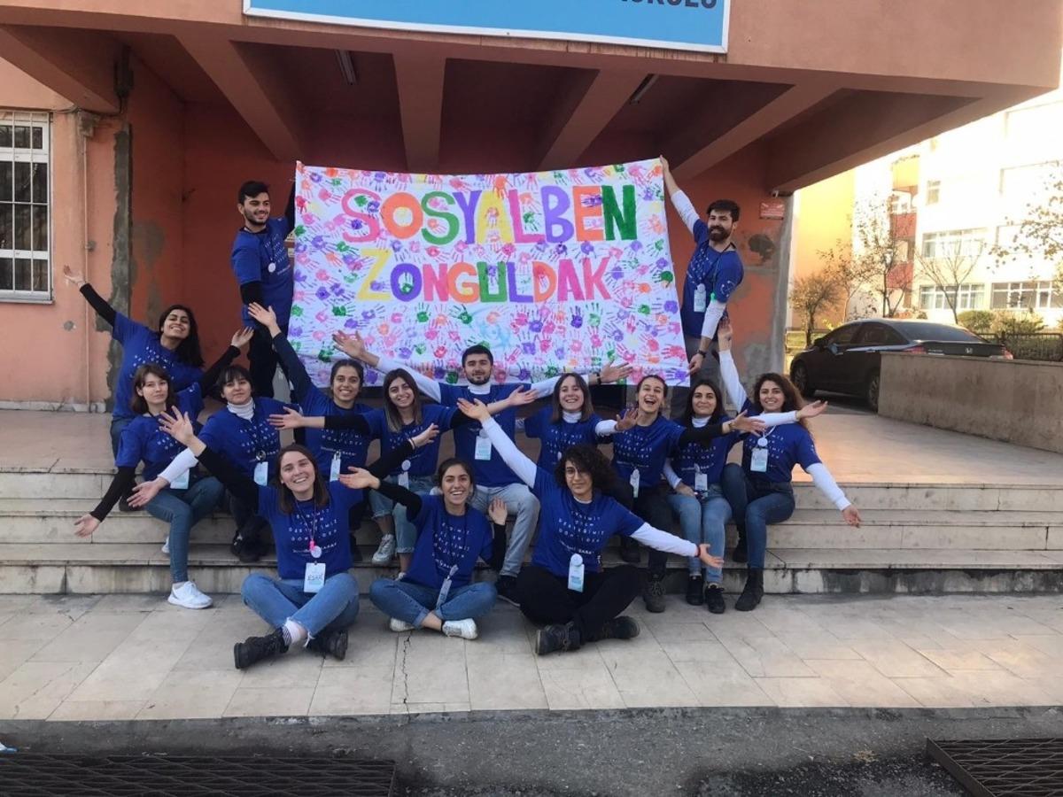 &Ccedil;ocuklar SosyalBen ile yeteneklerini keşfediyor