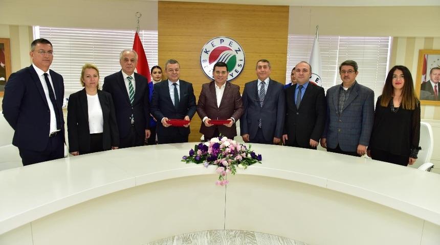 T&uuml;rkiye&rsquo;nin ilk kadın k&ouml;y pazarı