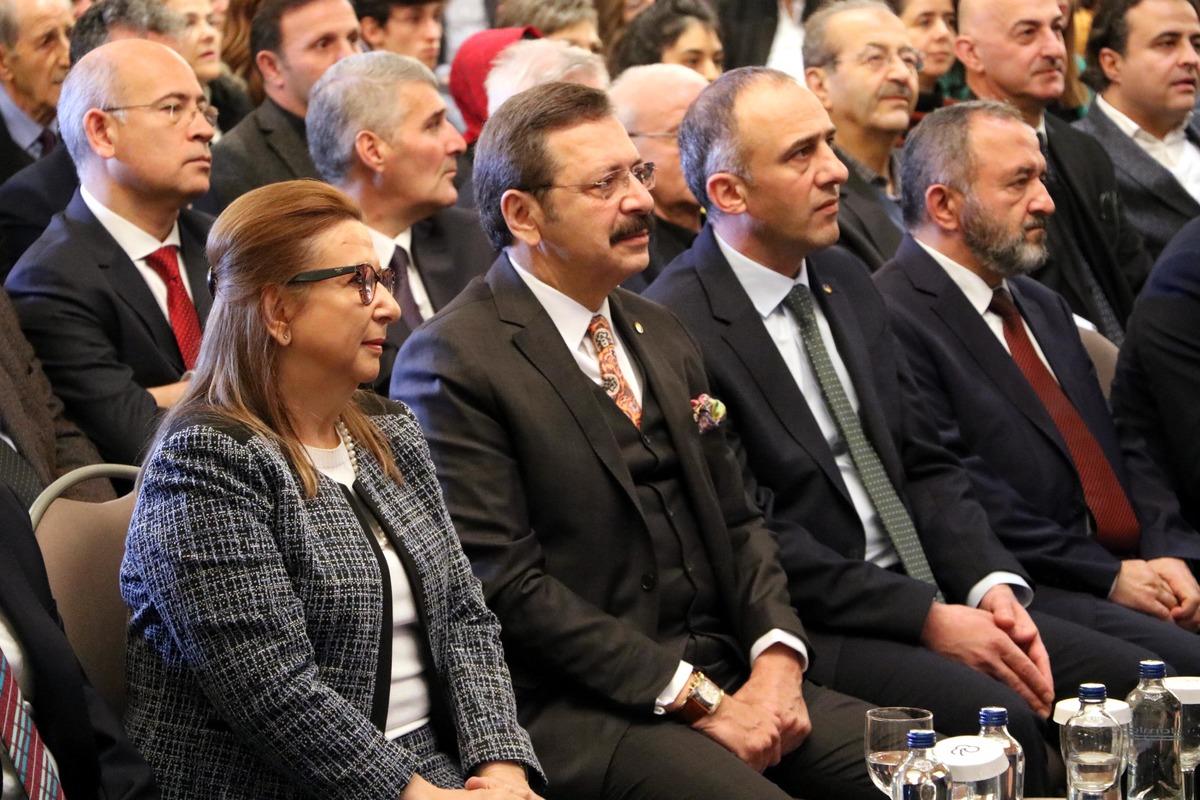 Bakan Pekcan: Demir &ccedil;elik sekt&ouml;r&uuml; &uuml;reticilerinin haklarını savunmaya devam edeceğiz