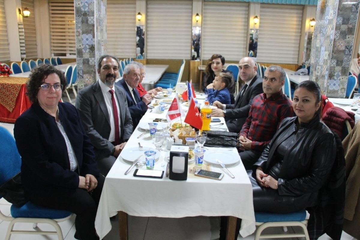 S&ouml;ke&rsquo;nin d&ouml;rt &uuml;lkeden &ouml;ğretmen konuklarına T&uuml;rk gecesi