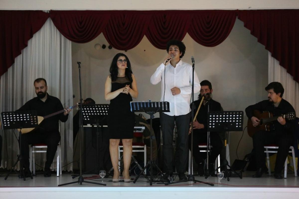 YKSM Ses ve Saz Sanat&ccedil;ılarından Emek Mahallesi&rsquo;nde konser