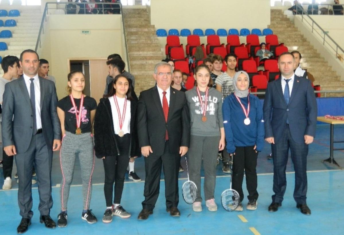 Erdek&rsquo;te &lsquo;Liselerarası Badminton Turnuvası&rsquo; sona erdi