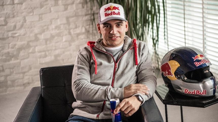 Başarılı Pilot Ayhancan G&uuml;ven&rsquo;e yeni sponsor