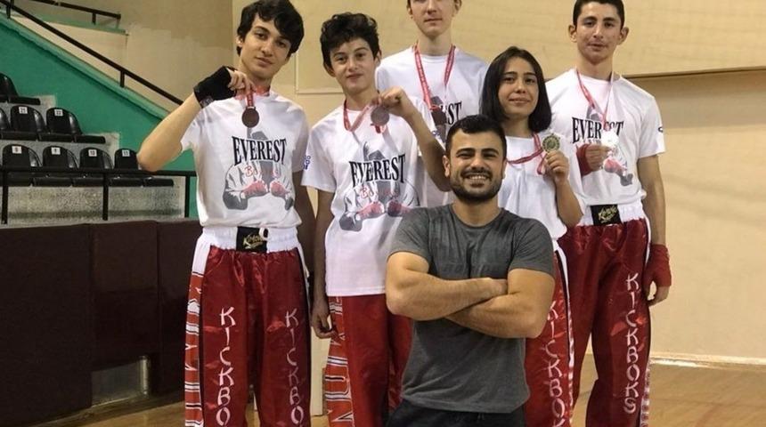 Okul Sporları B&ouml;lge Şampiyonası&rsquo;nda Denizli&rsquo;ye 5 madalya