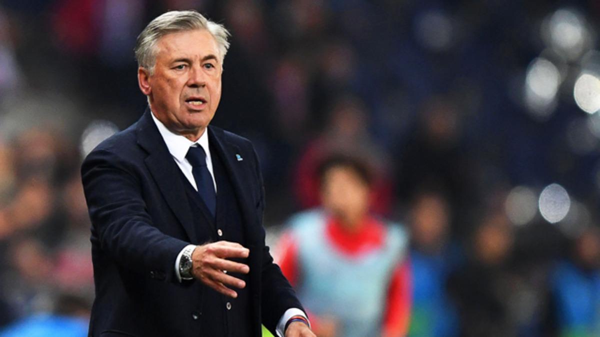 Everton'da Cenk Tosun&rsquo;un yeni hocası Ancelotti oldu