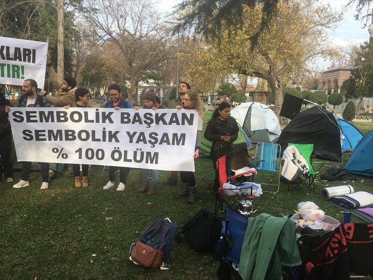 Hayvanseverlerin fayton protestosu İBB karşısındaki parkta sürüyor G2