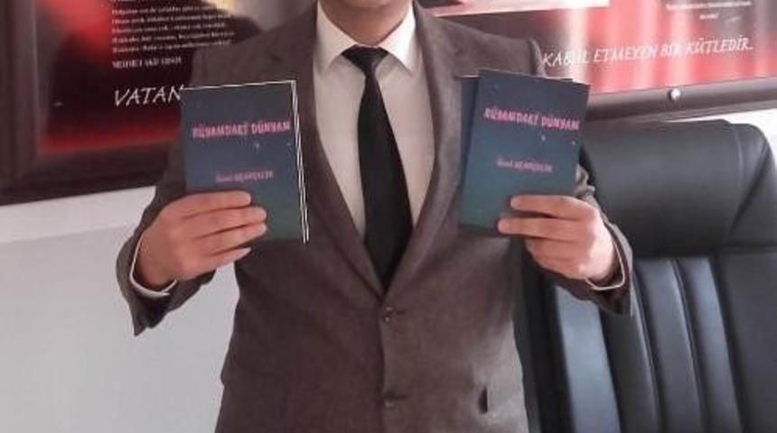 Salihlili okul m&uuml;d&uuml;r&uuml;nden şiir kitabı