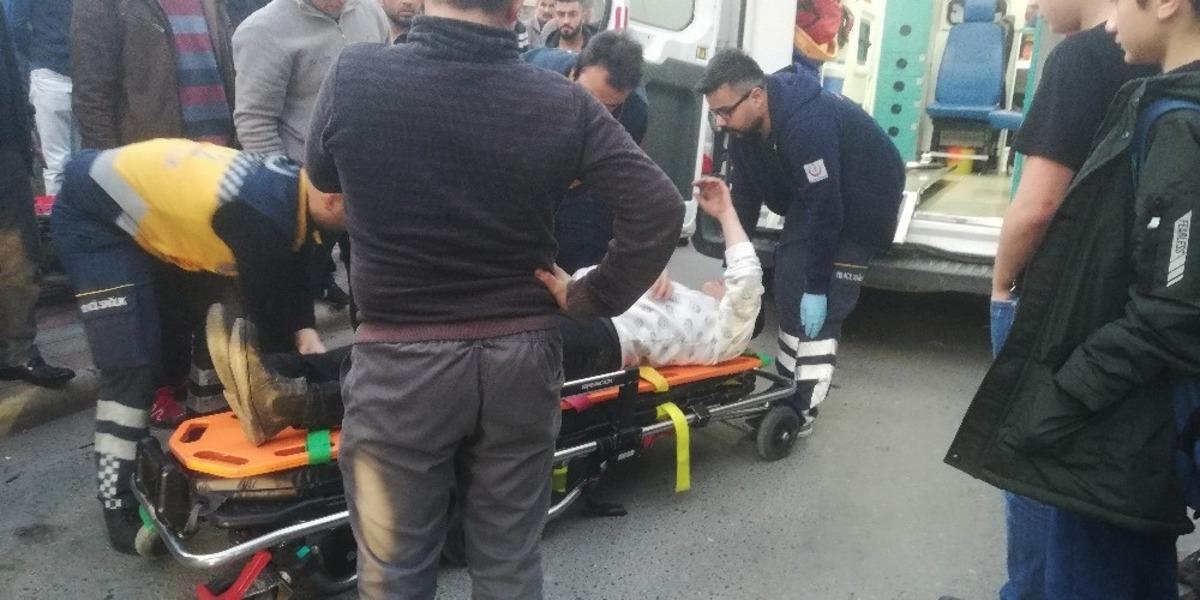 Otomobil ile motosiklet &ccedil;arpıştı: 1 yaralı
