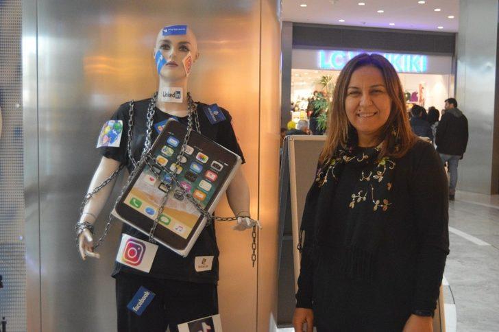 Afyonkarahisar’da sosyal medya bağlılığı anketi yapıldı G2