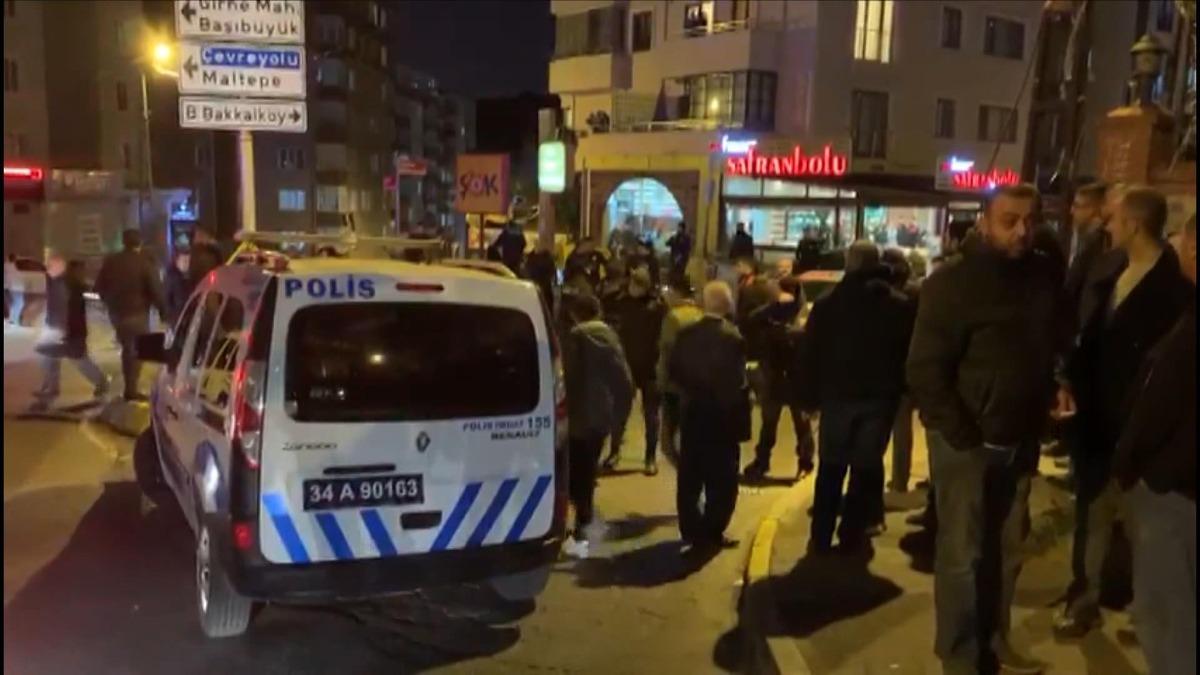 Maltepe'de polisi alarma ge&ccedil;iren olay! Otomobil kurşun yağmuruna tutuldu: 2 ağır yaralı