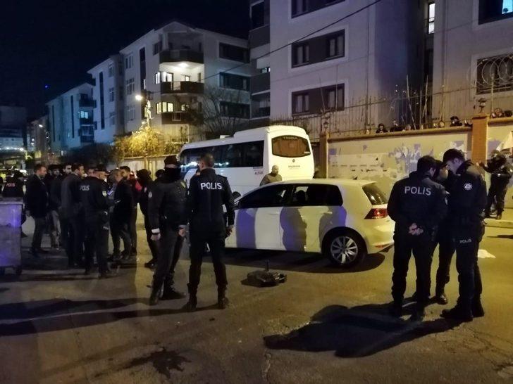 Maltepe'de polisi alarma geçiren olay! Otomobil kurşun yağmuruna tutuldu: 2 ağır yaralı G4