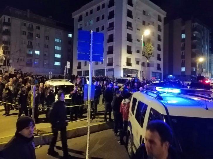Maltepe'de polisi alarma geçiren olay! Otomobil kurşun yağmuruna tutuldu: 2 ağır yaralı G5