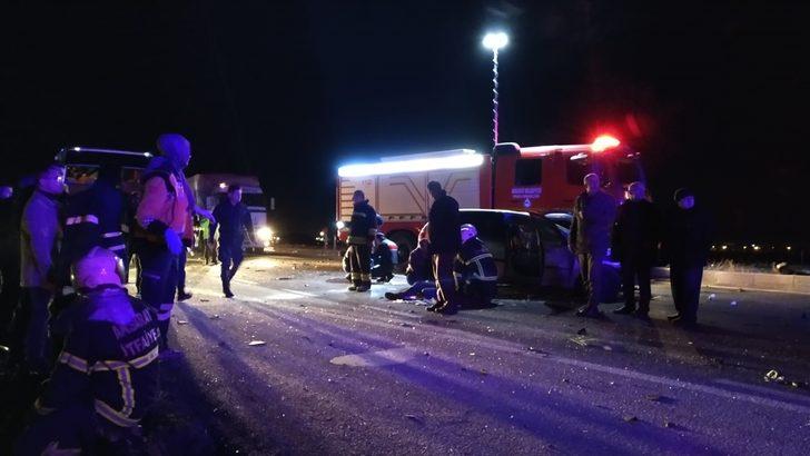 Aksaray'da otomobil ile tır çarpıştı: 1 ölü, 4 yaralı G2