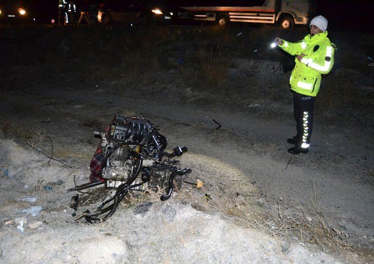 Aksaray'da otomobil ile tır çarpıştı: 1 ölü, 4 yaralı G5