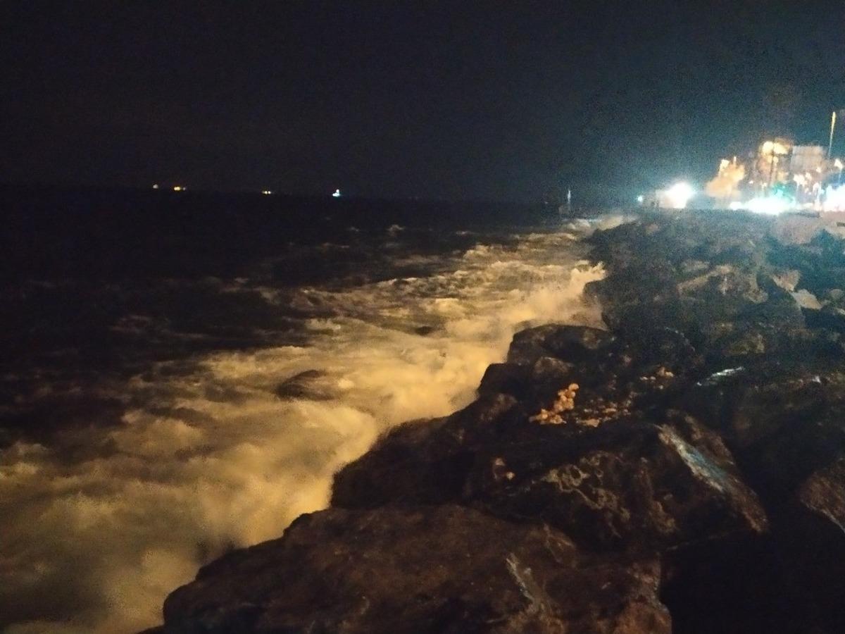 İstanbul&rsquo;da şiddetli lodos deniz trafiğini vurdu! İptaller peş peşe geldi!