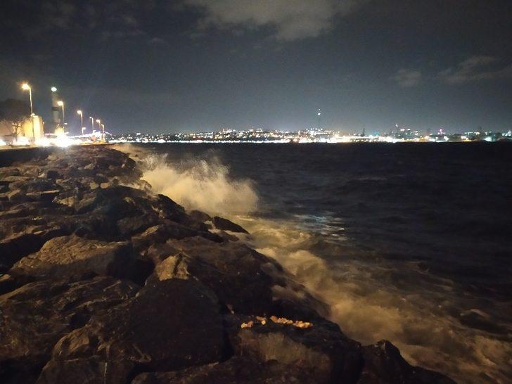 İstanbul’da şiddetli lodos deniz trafiğini vurdu! İptaller peş peşe geldi! G4