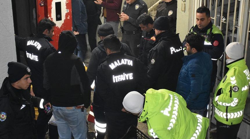 Malatya'da asans&ouml;r kabininin &uuml;zerine d&uuml;şen kişi &ouml;ld&uuml;