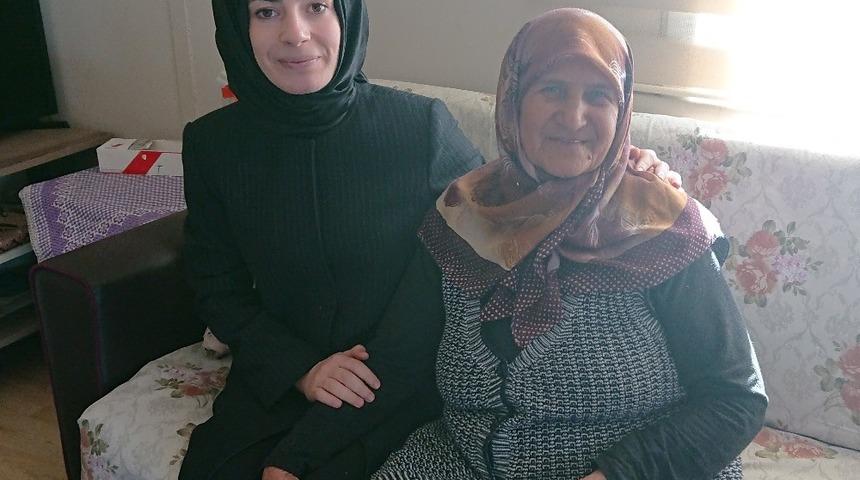 Kaymakam Baytak&rsquo;tan yangında evini kaybeden kadına ziyaret