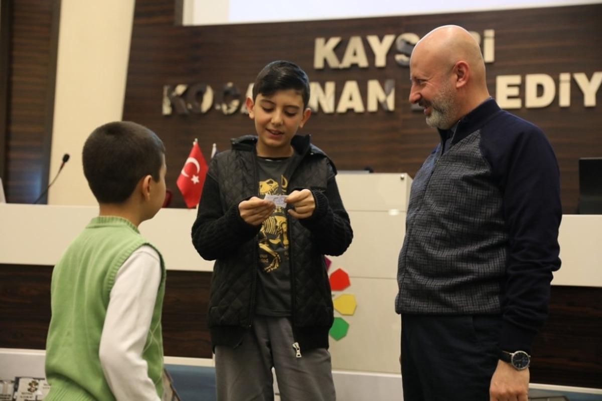 Başkan &Ccedil;olakbayrakdar, "Kocasinan&rsquo;ın kentsel d&ouml;n&uuml;ş&uuml;m projeleri mutluluğa d&ouml;n&uuml;ş&uuml;yor"
