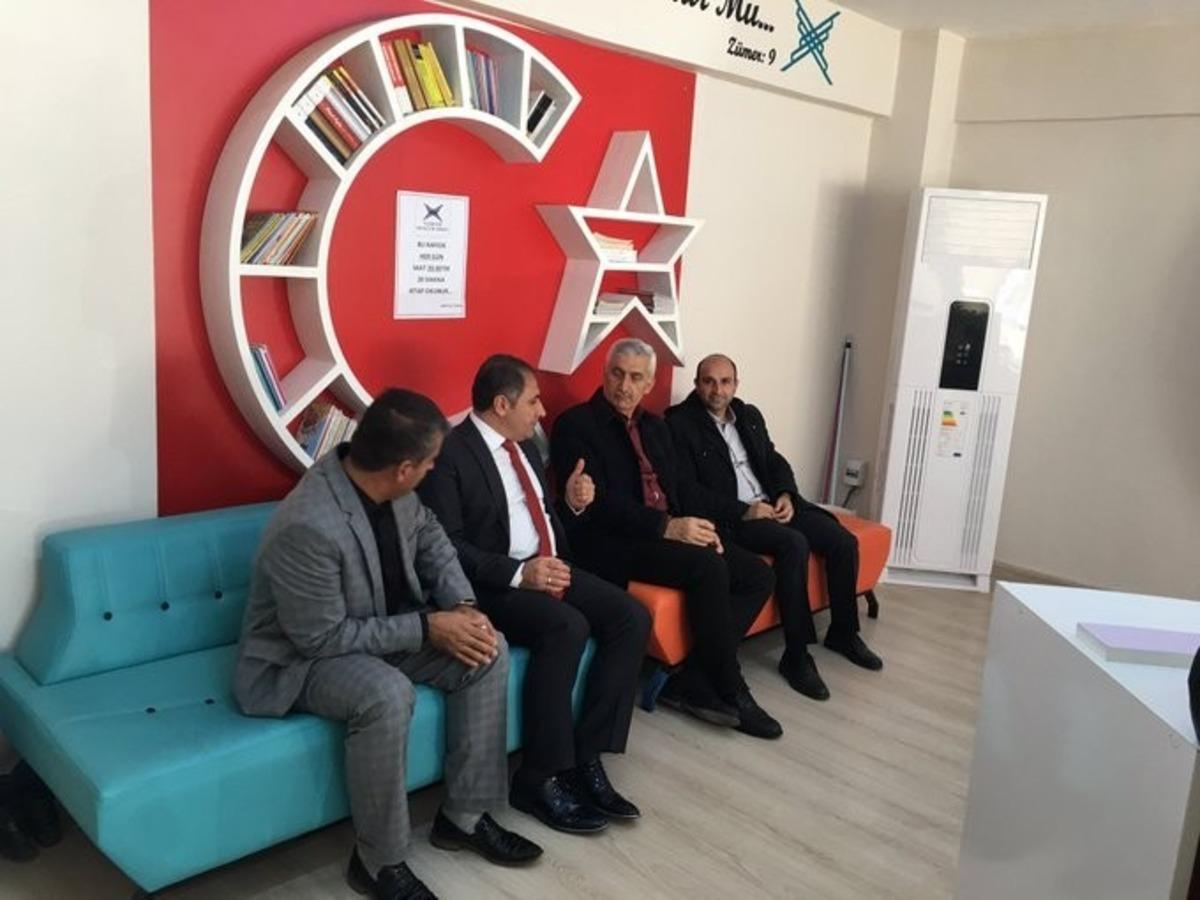 Araştırmacı yazar Yıldız, Gerc&uuml;ş&rsquo;te &ouml;ğrencilerle bir araya geldi