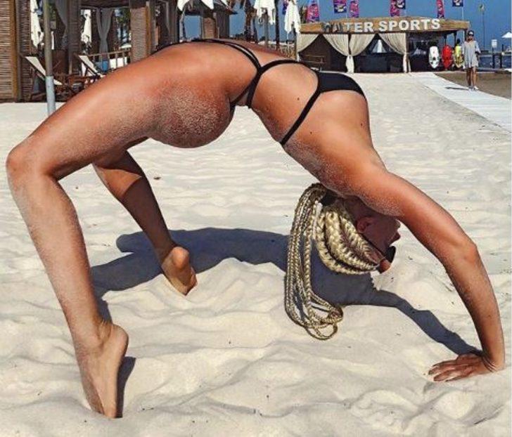 Jelena Karleusa'nın iç çamaşırlı Noel pozu nefes kesti  G2