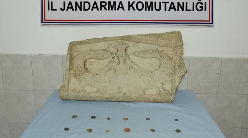 Bolu'da tarihi eser operasyonu! 2 g&ouml;zaltı