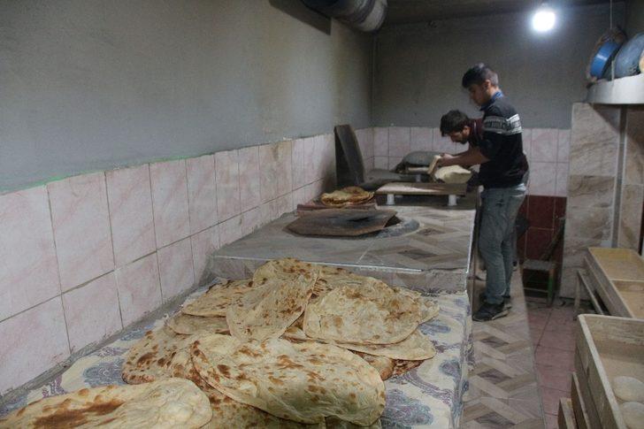 Varto’da tandır ekmeğine erkek eli değdi G3