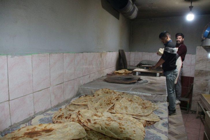 Varto’da tandır ekmeğine erkek eli değdi G4