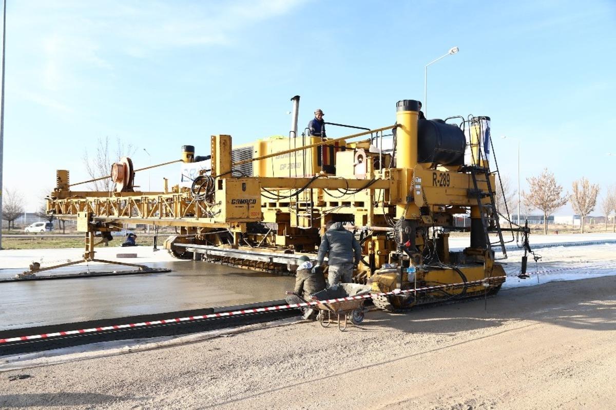 Konya B&uuml;y&uuml;kşehir&rsquo;den ilk kez beton yol uygulaması