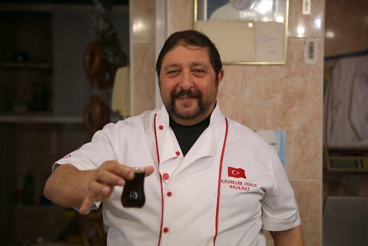 Gülerken içtiği çay az daha öldürüyordu G3