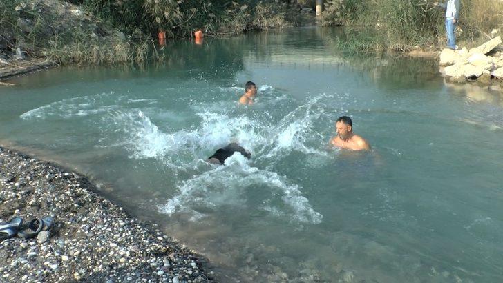 Mersin’de vatandaşlar denize girdi G3