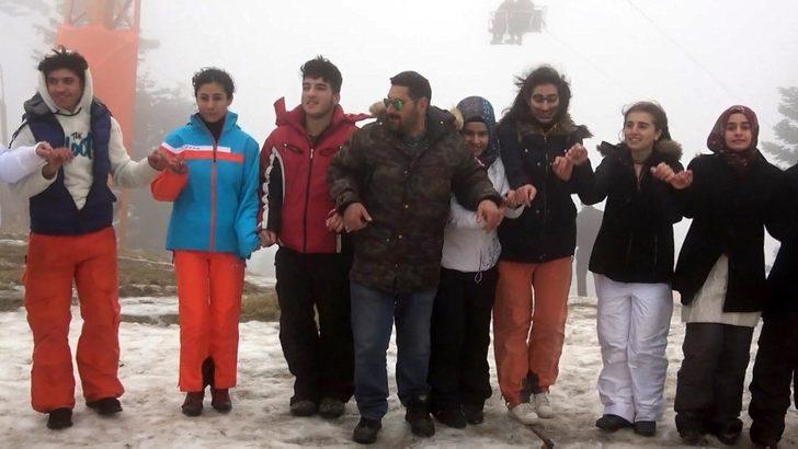 Uludağ’ı ilk kez gören çocukların kayak ve telesiyej keyfi G2