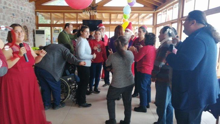 Ayvalık’ta engelliler yeni yıla erken girdi G4