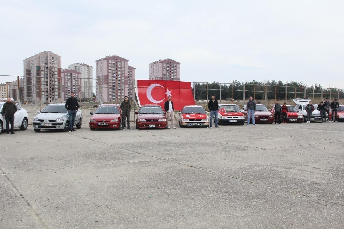 Şehitlerin isimlerini ara&ccedil;larına yazdılar