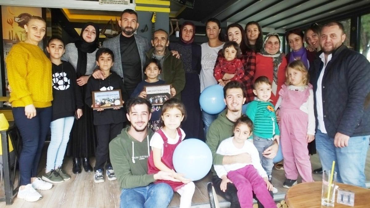 Gen&ccedil;ler minik kalplerin mutluluğu i&ccedil;in &ccedil;alıştı