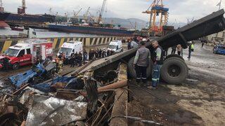 İzmir'de feci ölüm! TIR şarampole yuvarlandı