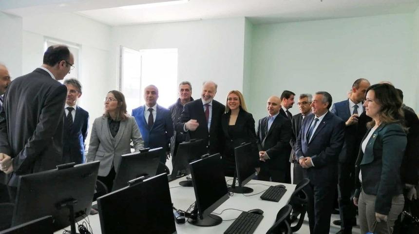 EnerjiSA FL&rsquo;de bilişim ve kodlama at&ouml;lyesi a&ccedil;ıldı