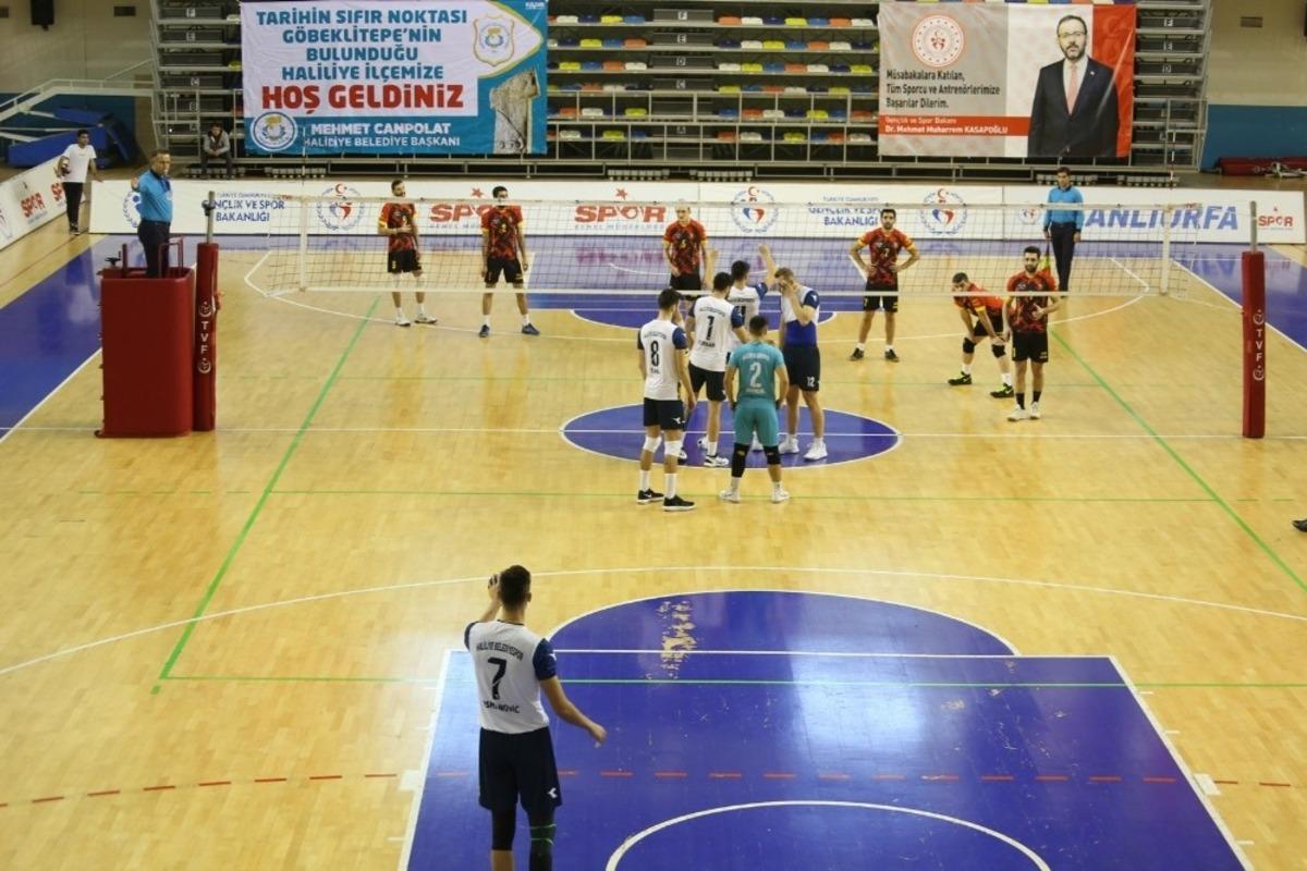 Haliliye ligin ilk yarısını zirvede tamamladı