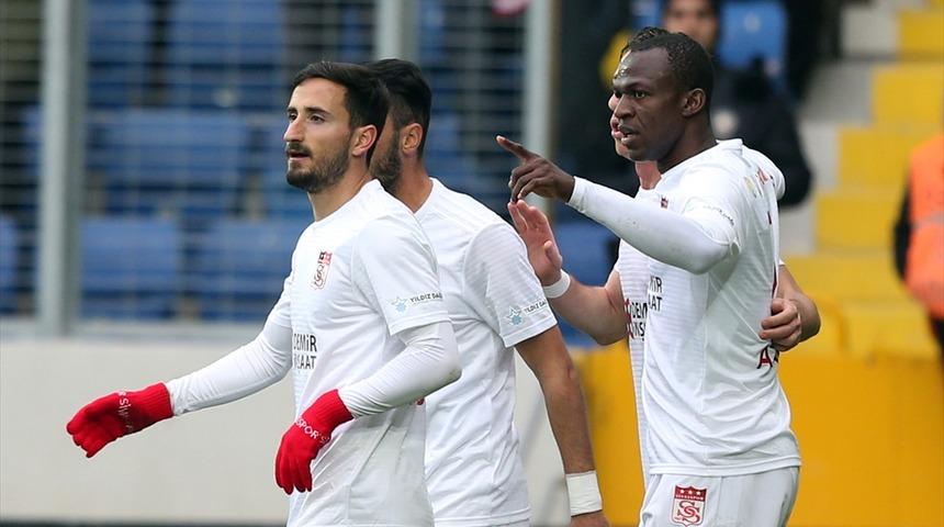 ÖZET | Gençlerbirliği-Sivasspor: 2-2 (Süper Lig puan durumu)