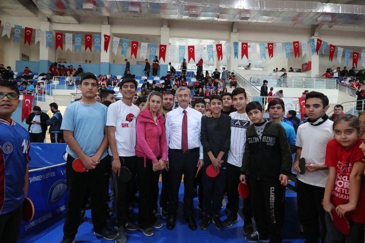 Şahinbeyliler raketlerini kurtuluş kupası için salladı G2