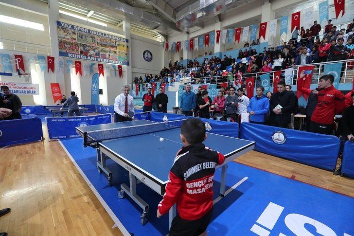 Şahinbeyliler raketlerini kurtuluş kupası için salladı G5